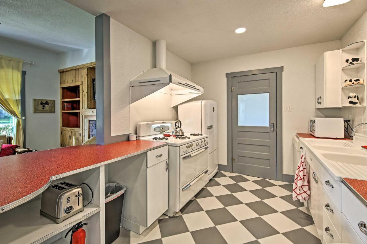 Remodeled Retro Home With Deck, Walk To Main Street! Blanco Extérieur photo