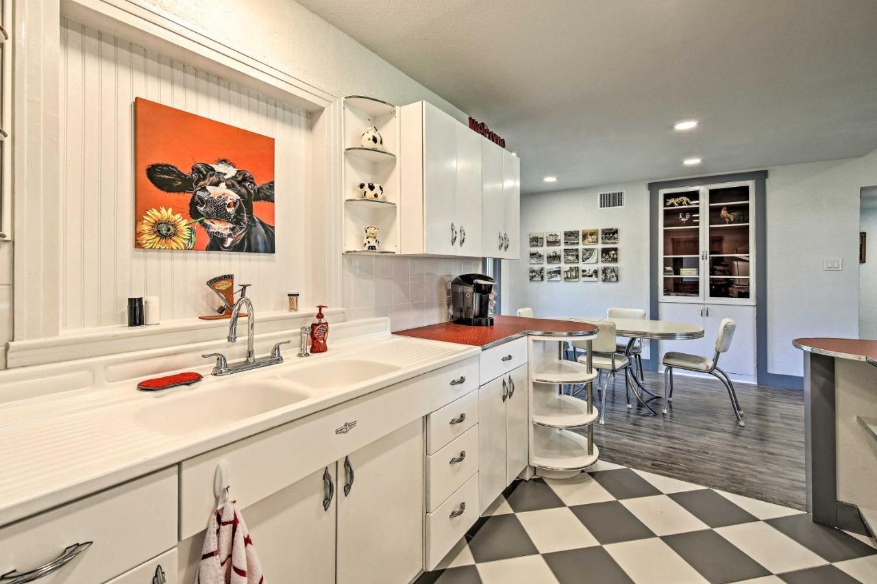 Remodeled Retro Home With Deck, Walk To Main Street! Blanco Extérieur photo