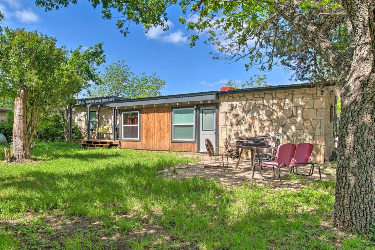 Remodeled Retro Home With Deck, Walk To Main Street! Blanco Extérieur photo
