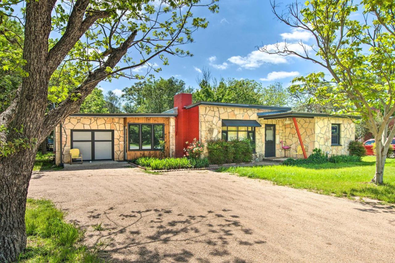 Remodeled Retro Home With Deck, Walk To Main Street! Blanco Extérieur photo