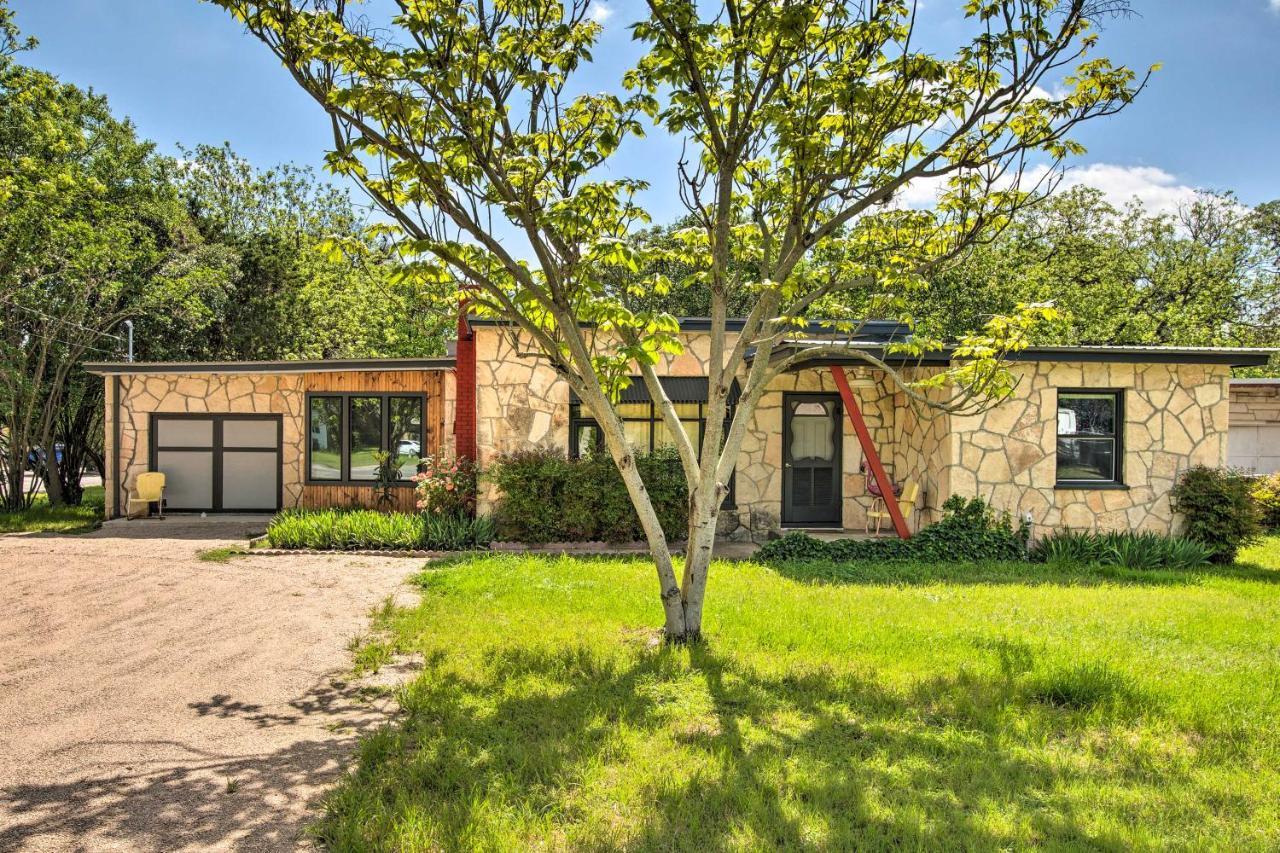 Remodeled Retro Home With Deck, Walk To Main Street! Blanco Extérieur photo