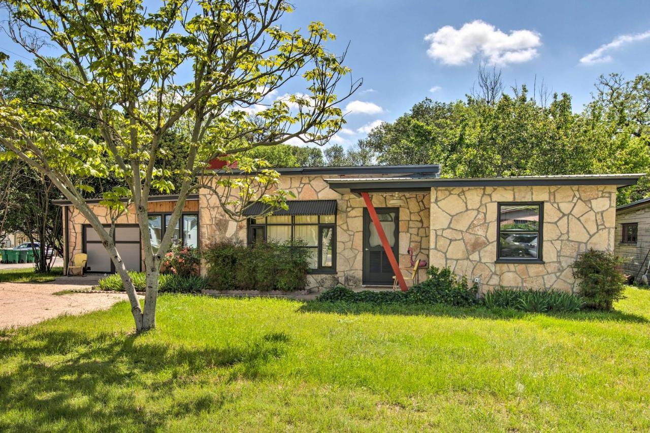 Remodeled Retro Home With Deck, Walk To Main Street! Blanco Extérieur photo