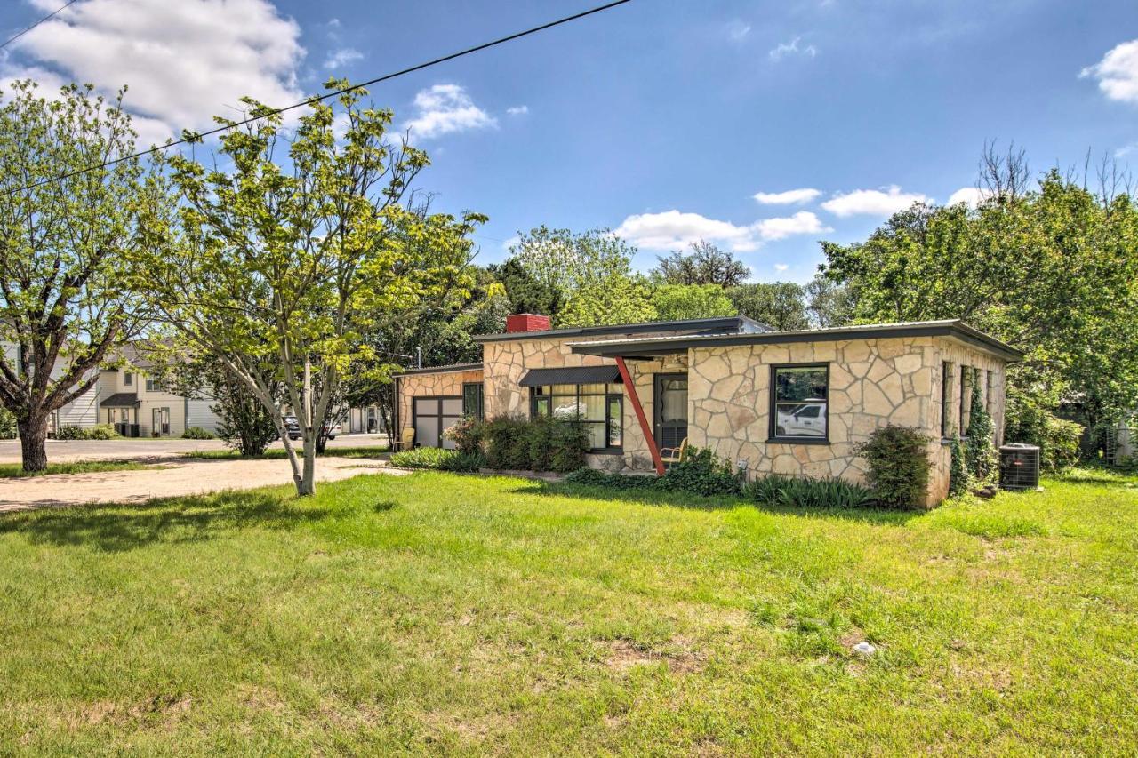 Remodeled Retro Home With Deck, Walk To Main Street! Blanco Extérieur photo